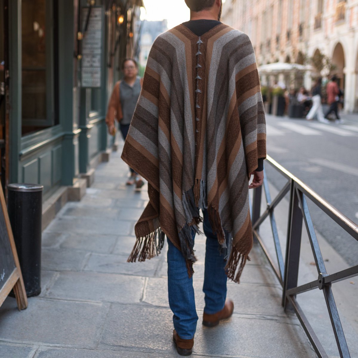 Lascar Poncho
