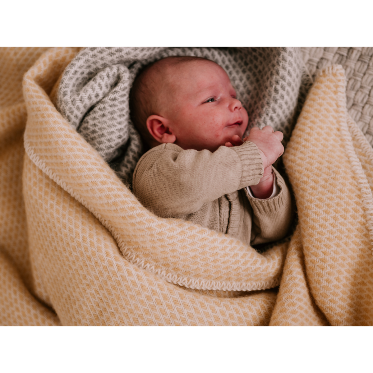Crib blanket wool - Soft yellow