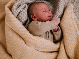 Crib blanket wool - Soft yellow