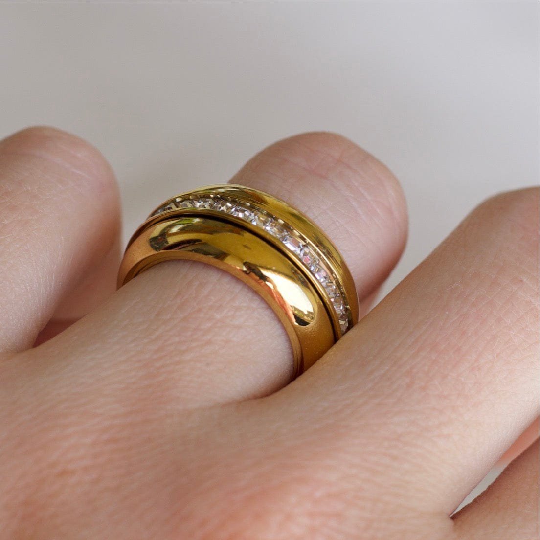 Romane - Wide Crystal Plain Gold Band