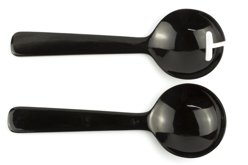 Couverts ronds en corne noire unie