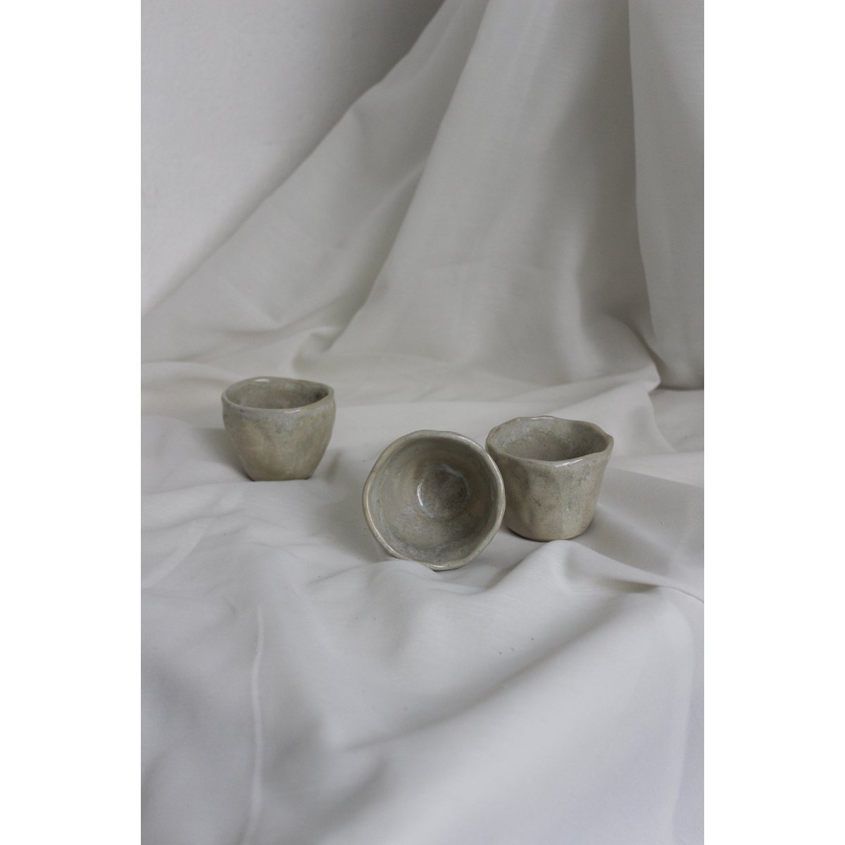 Perłowe ręcznie robione kubki ceramiczne