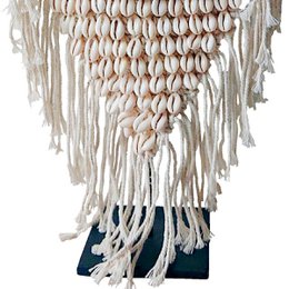 Elongated decorative necklace