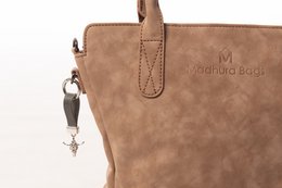 hand/shoulder bag dark brown curvy