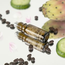Hyaluronic eye serum I coffee I roll on smoothes the eyes I vitamin C I arnica