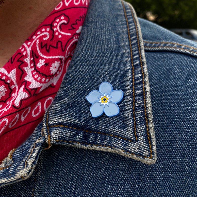 Enamel Pin "Forget Me Not Flower"