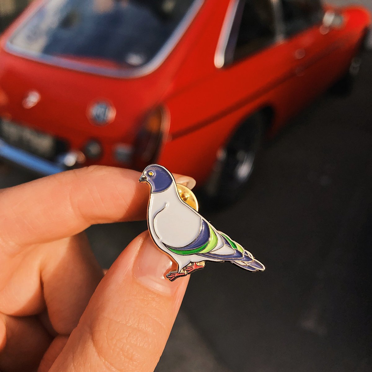 Emalje pin "due"
