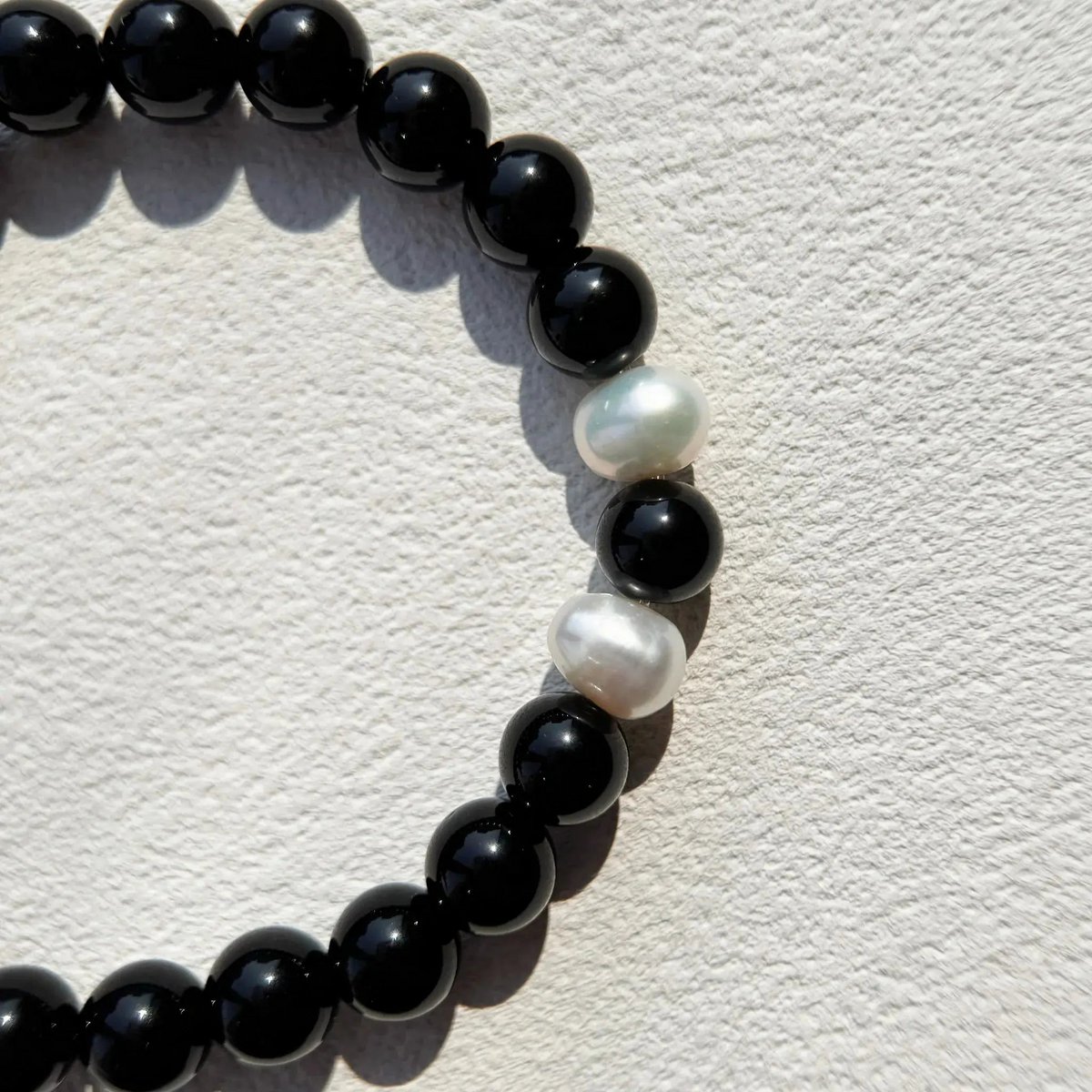 Obsidian & Pearl Bracelet – 8mm Beaded Gemstone Jewelry