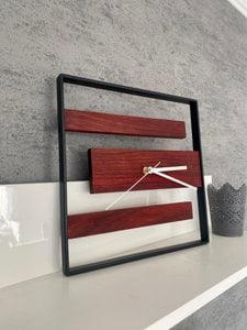 Moderne wandklok edel hout Padauk