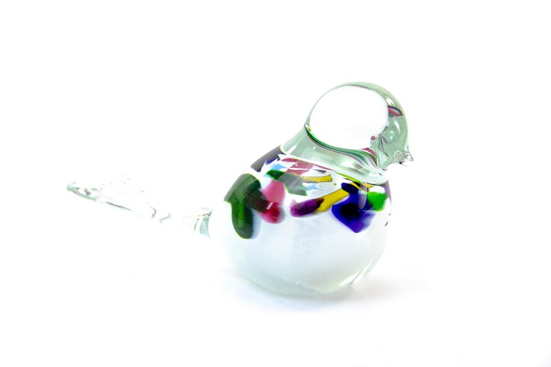 Hvid glasfugl - flerfarvet - ø 12 cm - Håndlavet