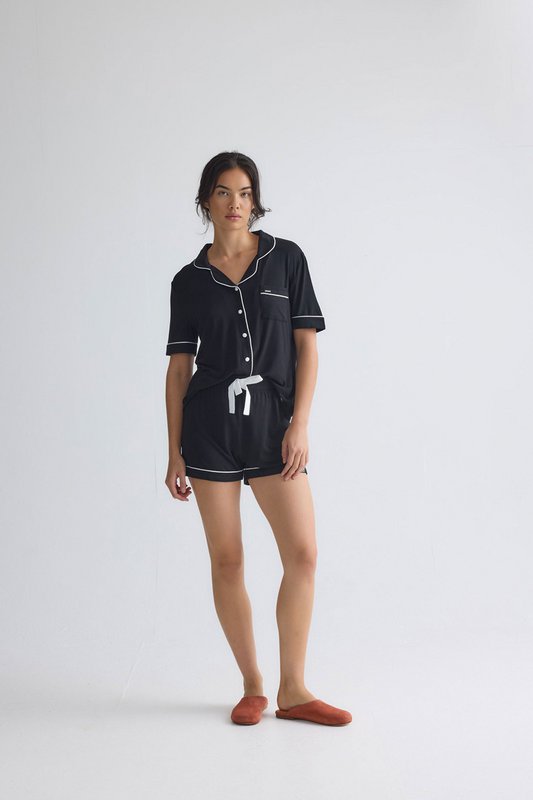Bambus-Hemd-Shorts-Set in Schwarz