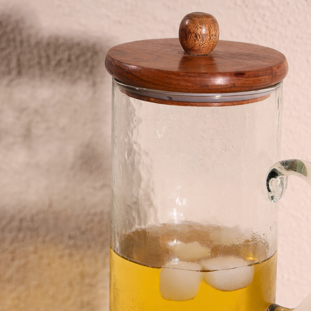 Jarra de vidrio martillado con tapa