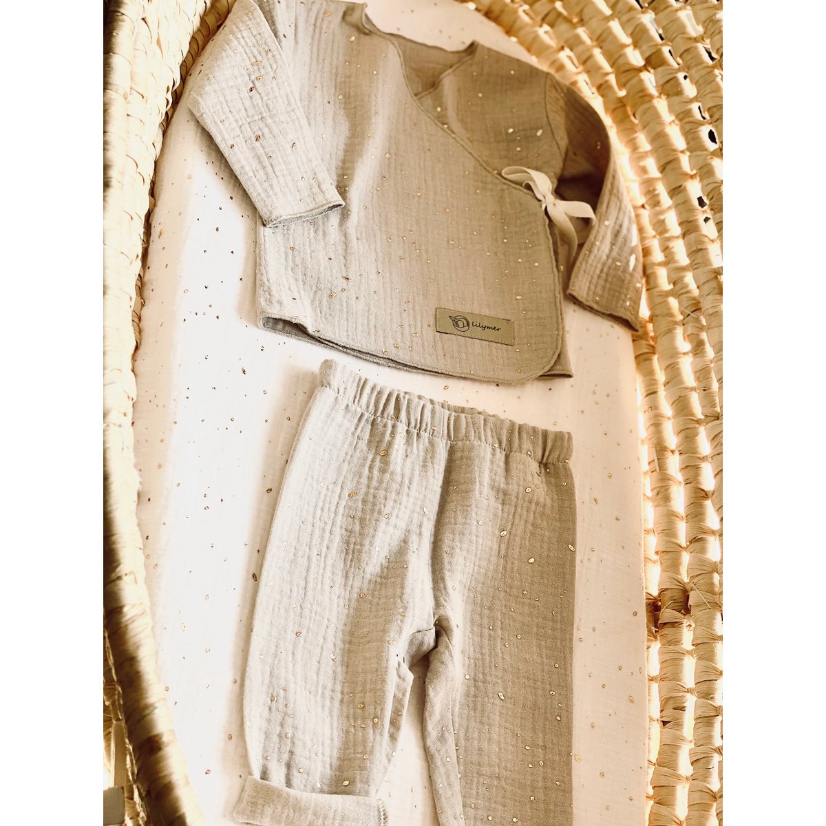 100 % Öko-Tex-zertifiziertes Baby-Outfit aus Bio-Musselin: Leggings und Wickeloberteil, Größe: 52–64, 68–74