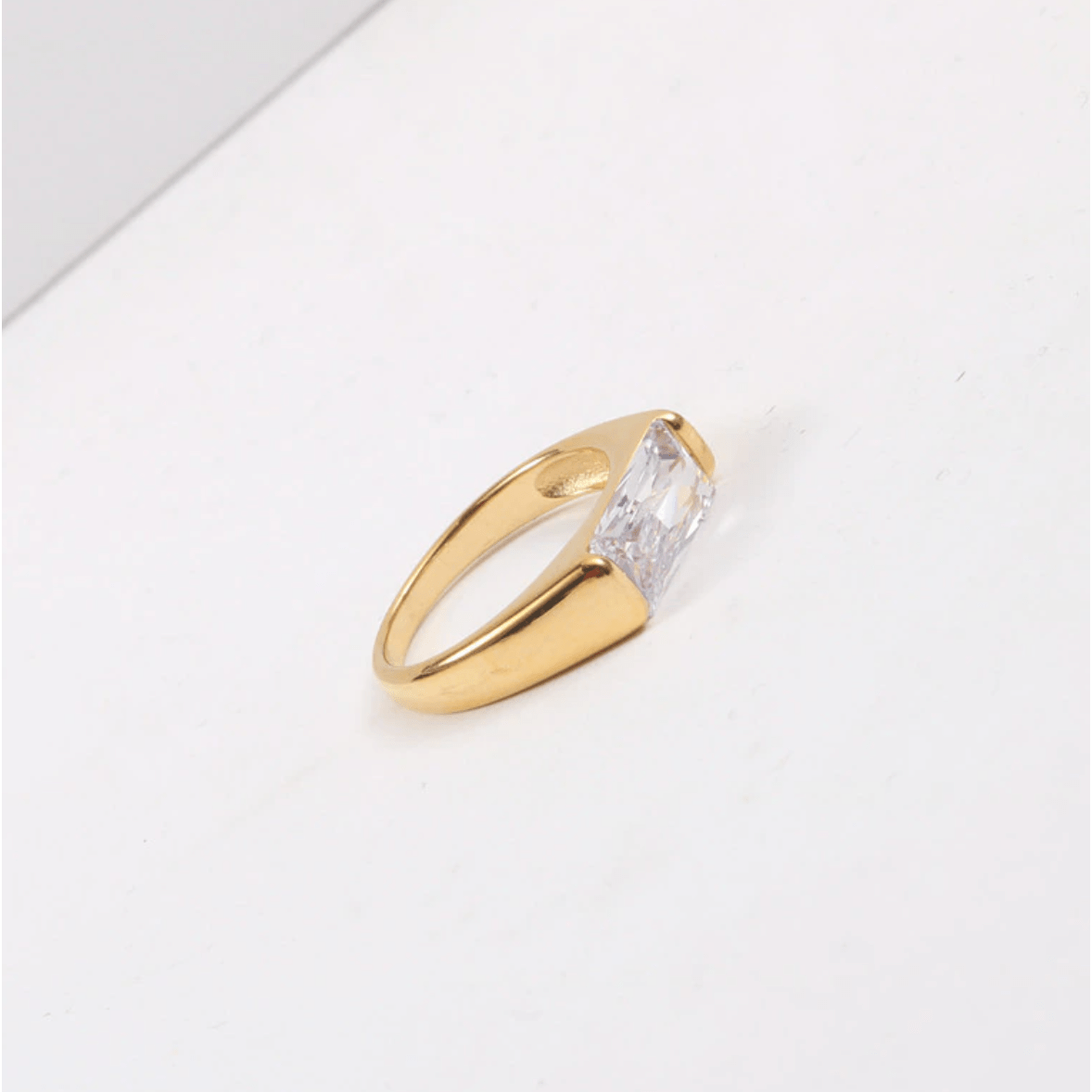 Aloysha - Baguette Diamond Ring