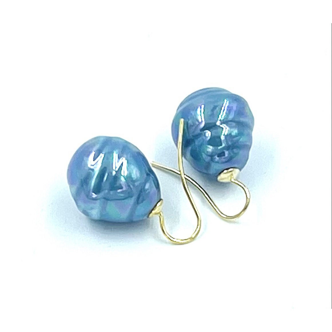 Baroque pearl earrings in the color lapis lazuli