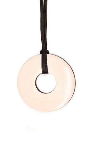 Thick ring pendant with pink and red lacquer