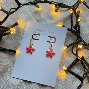 Children's earrings bright pink flower