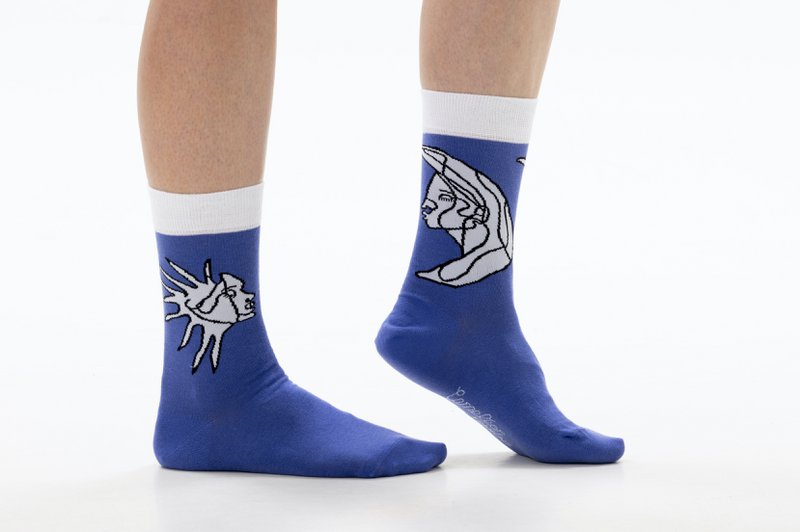 Französische Socken mit nicht übereinstimmender Sonne und Mond