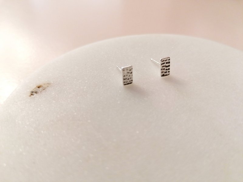 Puristic rectangular ear studs made of 925 sterling silver