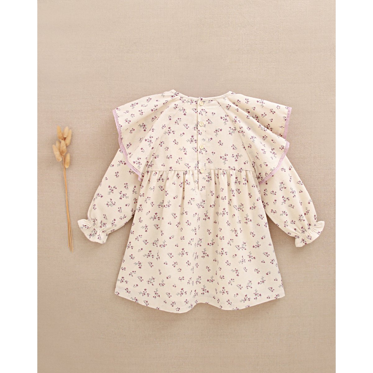 Beige girl's dress with ruffles and pink lace P77-11604131
