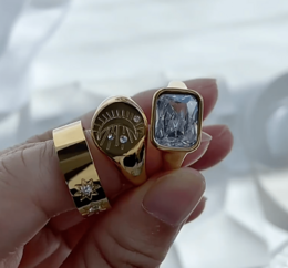 Andrei - Women’s Diamond Signet Ring