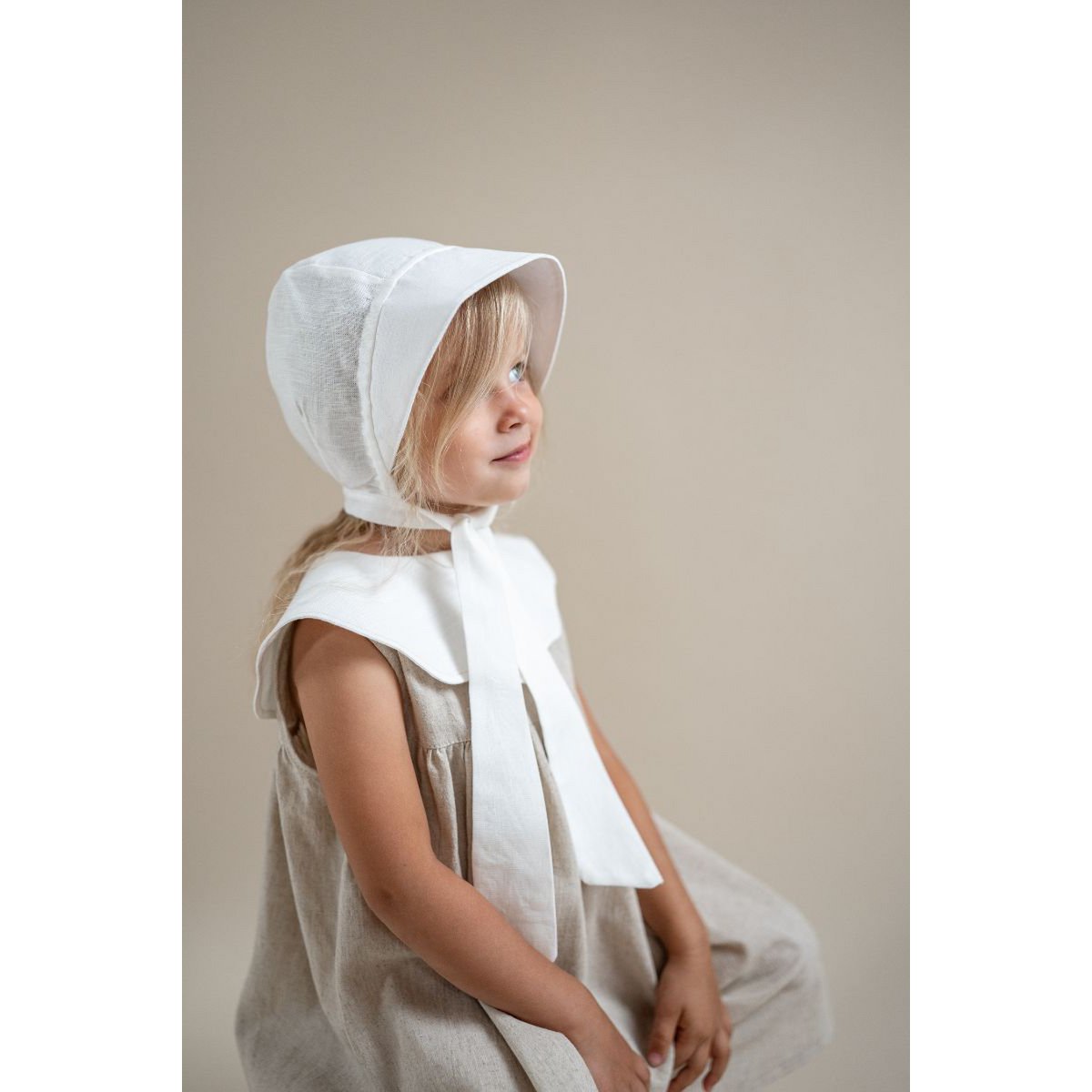 Children's bonet Eva White