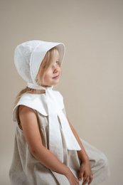 Children's bonet Eva White