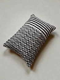 Heritage Line kussen - zwart - 40 x 60 cm