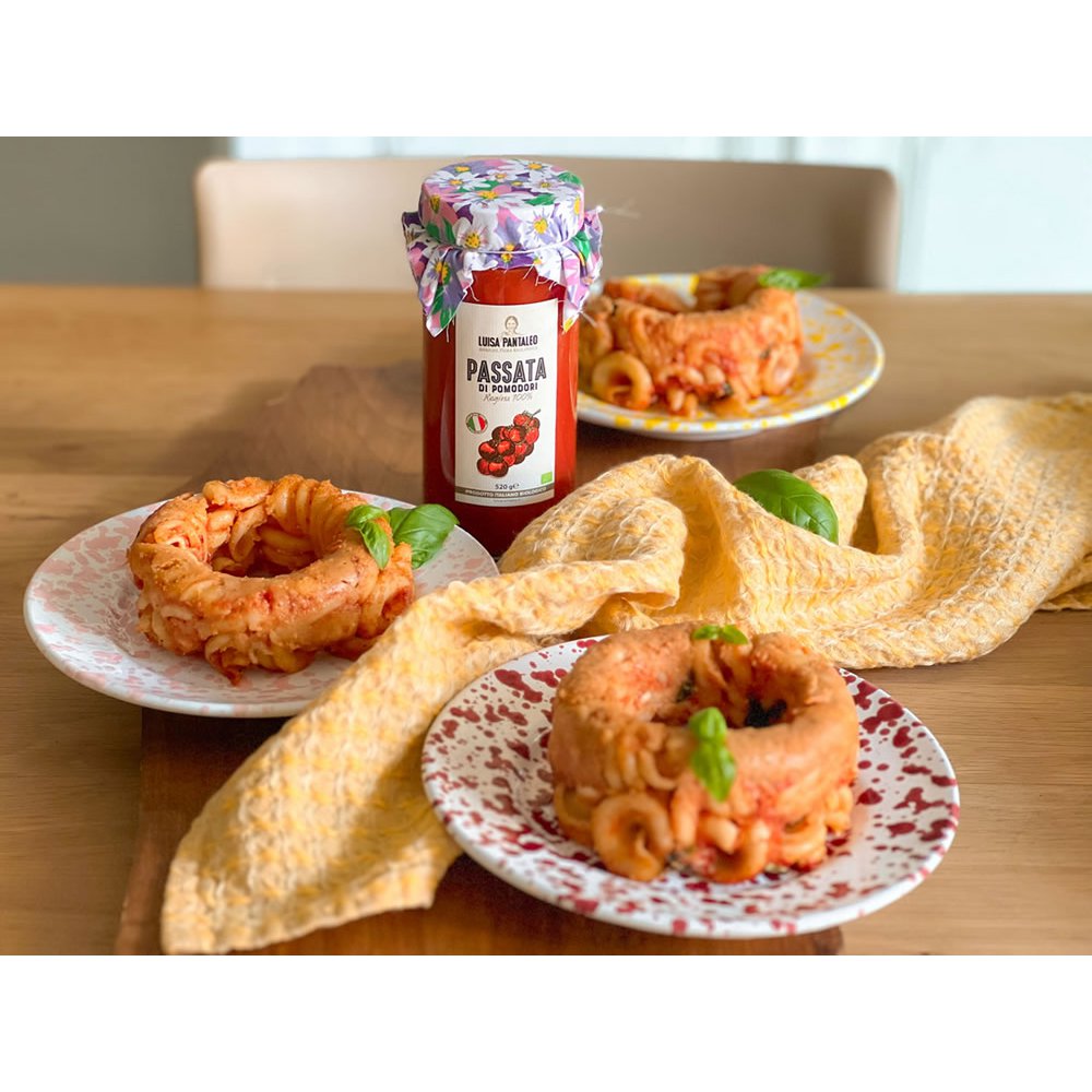 Luisa Pantaleo Organic Regina Tomato Puree, made in Italy