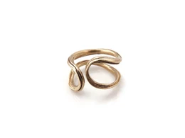 Verstelbare gepatineerde bronzen ring – sculpturaal organisch