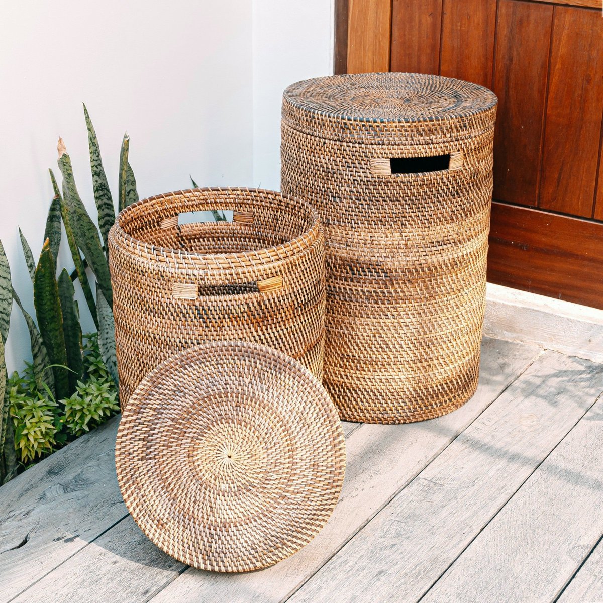 Duży kosz na pralnię z pokrywką - tkanin okrągły koszyk - Brown Boho Storage - Dekoracyjny koszyk rattanu (2 rozmiary Ø 36/40 cm) sari (brązowe)