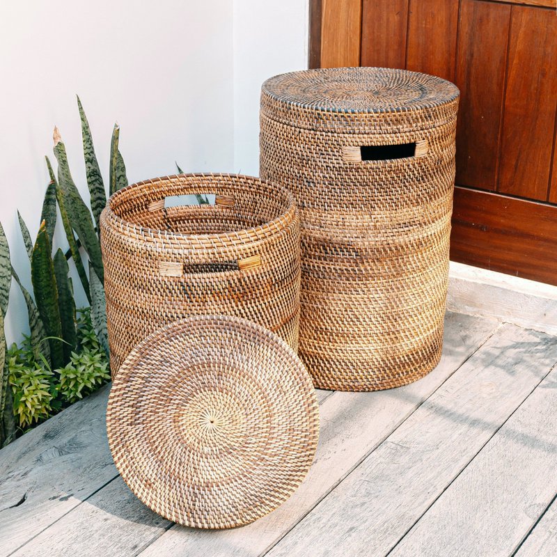 Großer Wäschekorb mit Deckel - gewebter runder Korb - brauner Boho -Aufbewahrungskorb - Dekorativer Rattankorb (2 Größen Ø 36/40 cm) Sari (braun)