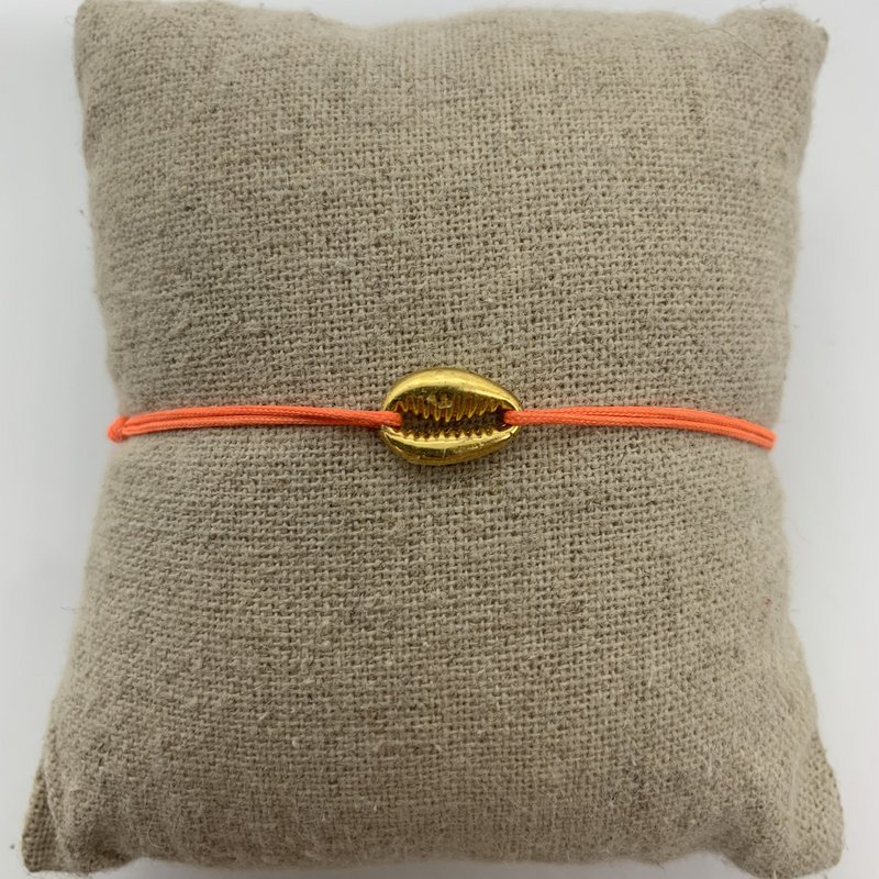 Small Golden Shell Bracelet