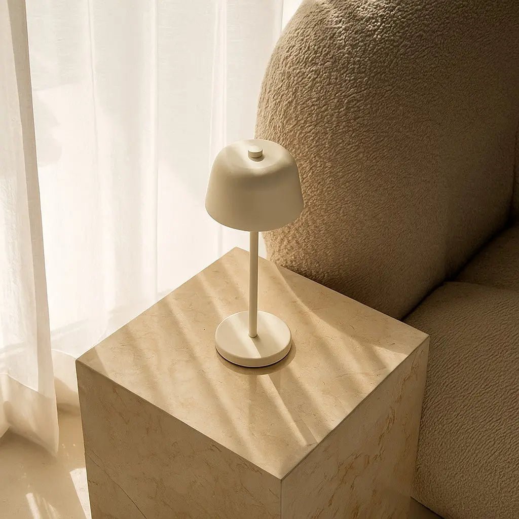 Lampe de table rechargeable Anton Vanille