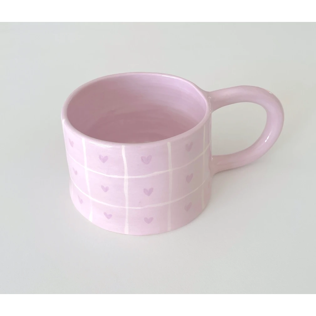 Taza Mary – Taza de Cerámica Hecha a Mano con Corazones y Cuadros 400ml