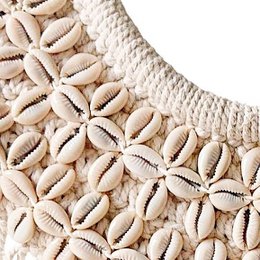 Beige macrame decorative necklace