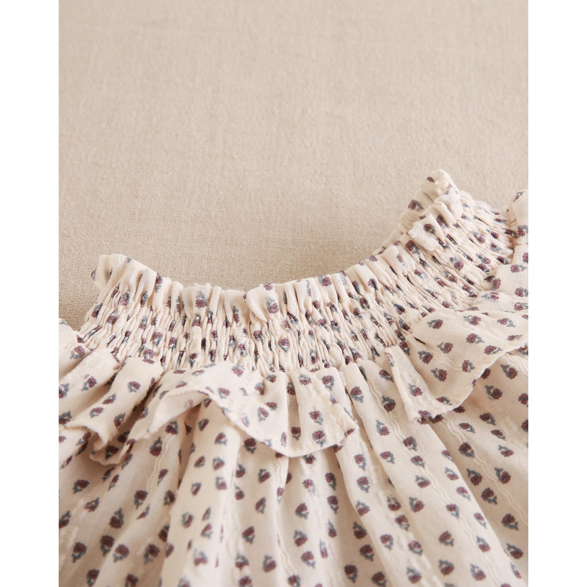 Meisjesblouse met ruches aan de halslijn en bloemenprint P74-11604101