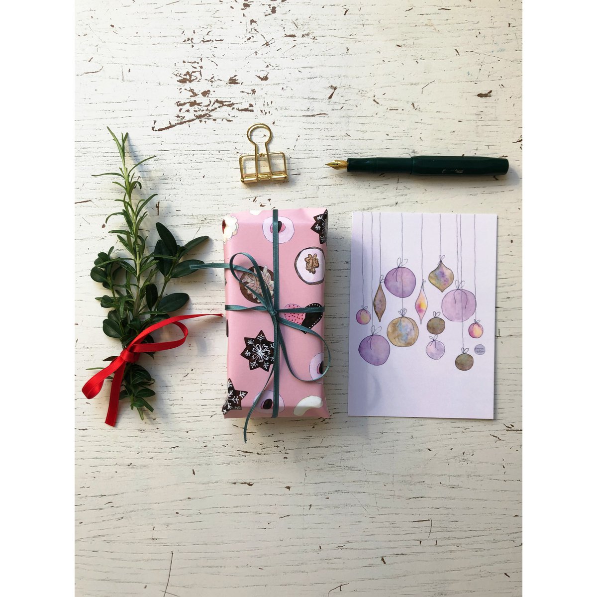 Wrapping paper cookies pink