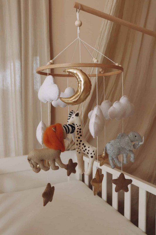 Håndlavet Safari Muziekmobiel - Boxmobiel - babymobil - mobil wickeltisch