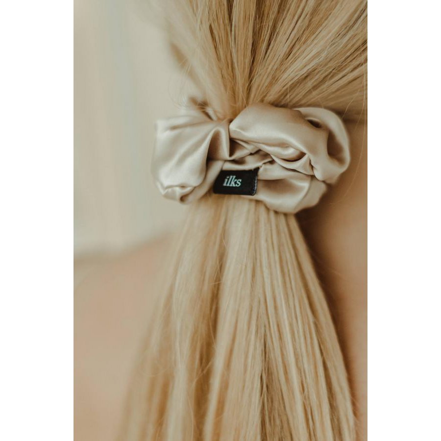 Jedwabna Scrunchie w rozmiarze L, beżowa