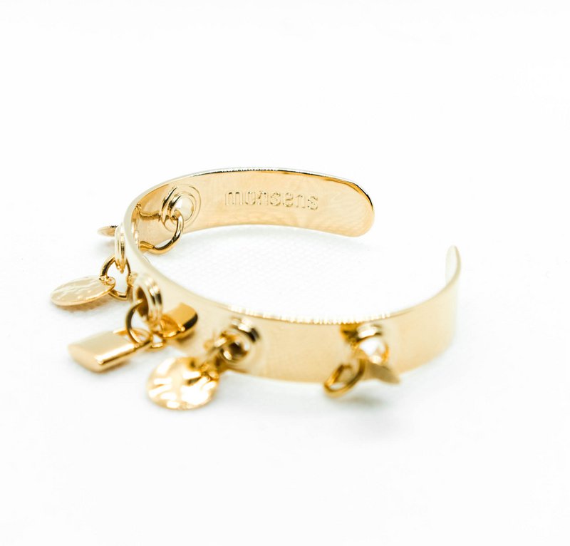 GOLD-PLATED RING