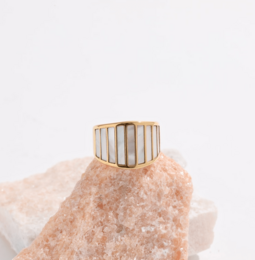 Stella - Statement-Ring aus Perlmutt
