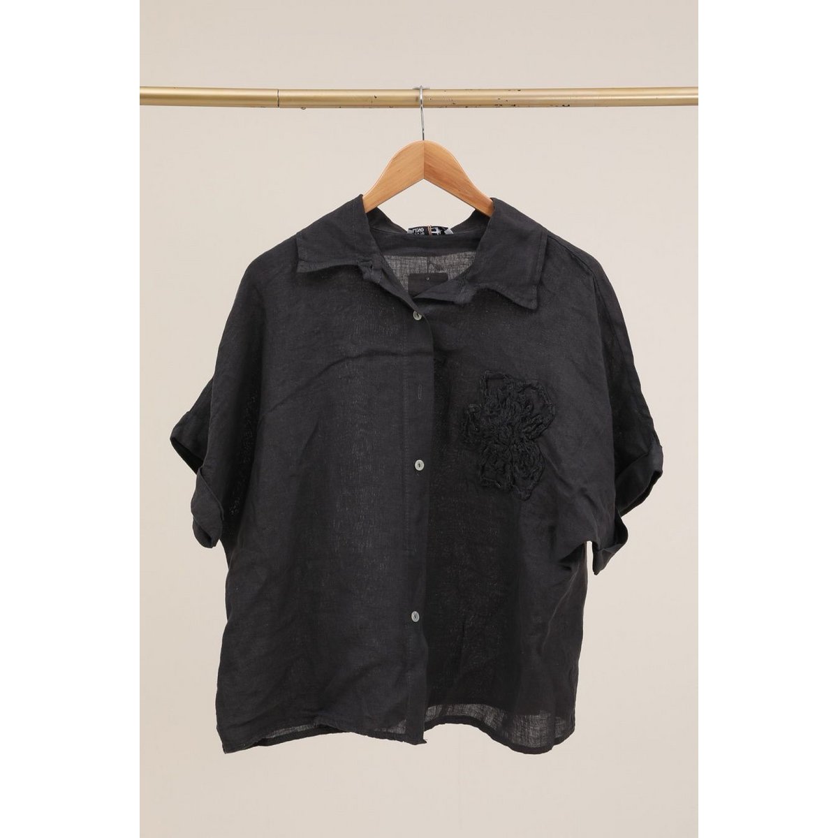 Shirt with a linen flower Ref. 20341