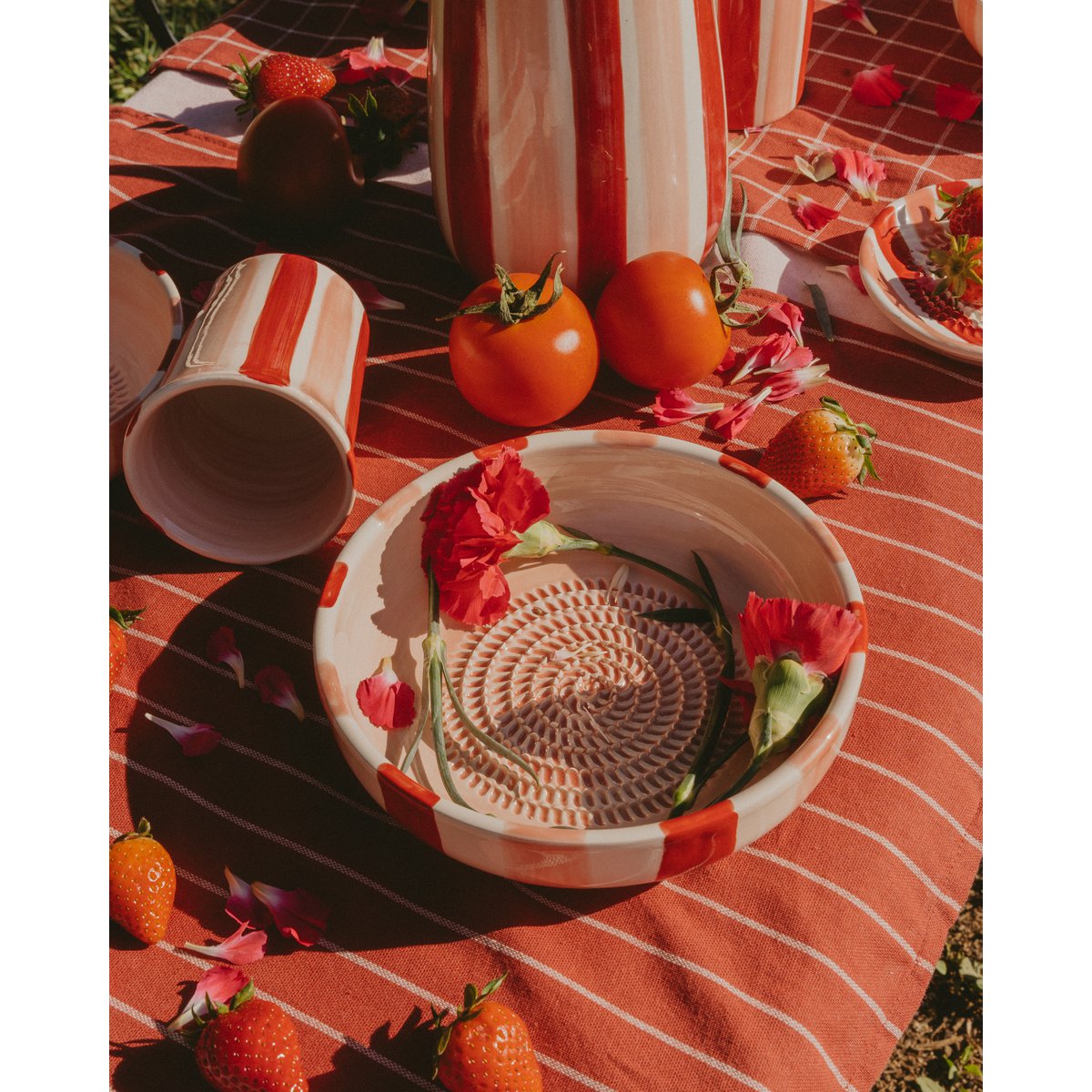 Keramische knoflookraspschotel - roze en rood - grote lieverd