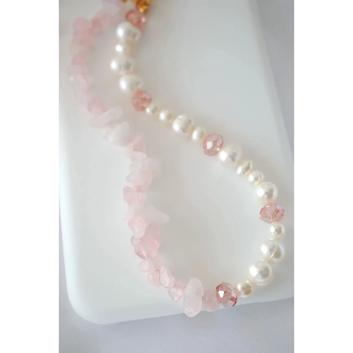 "Rose Babe" | Rozenkwarts en zoetwaterparels Duo telefoonkoord