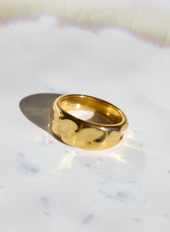 Gehämmertes Goldband