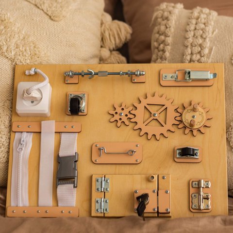 Extra kleines braunbesetzte Board - ideal für junge Kleinkinder