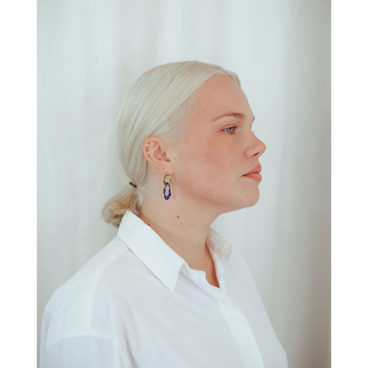 Boucles d'oreilles 2-en-1 Varia en émail (mini) — Bleu et doré