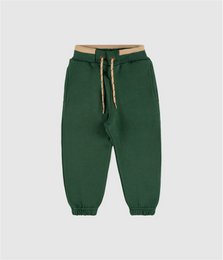 Rollgrüne Hose