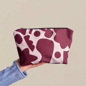 Toilettas  · Organic aubergine and pink